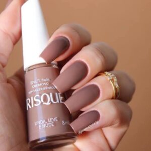 Esmalte Cremoso Risqué - Linda, Leve e  Nude
